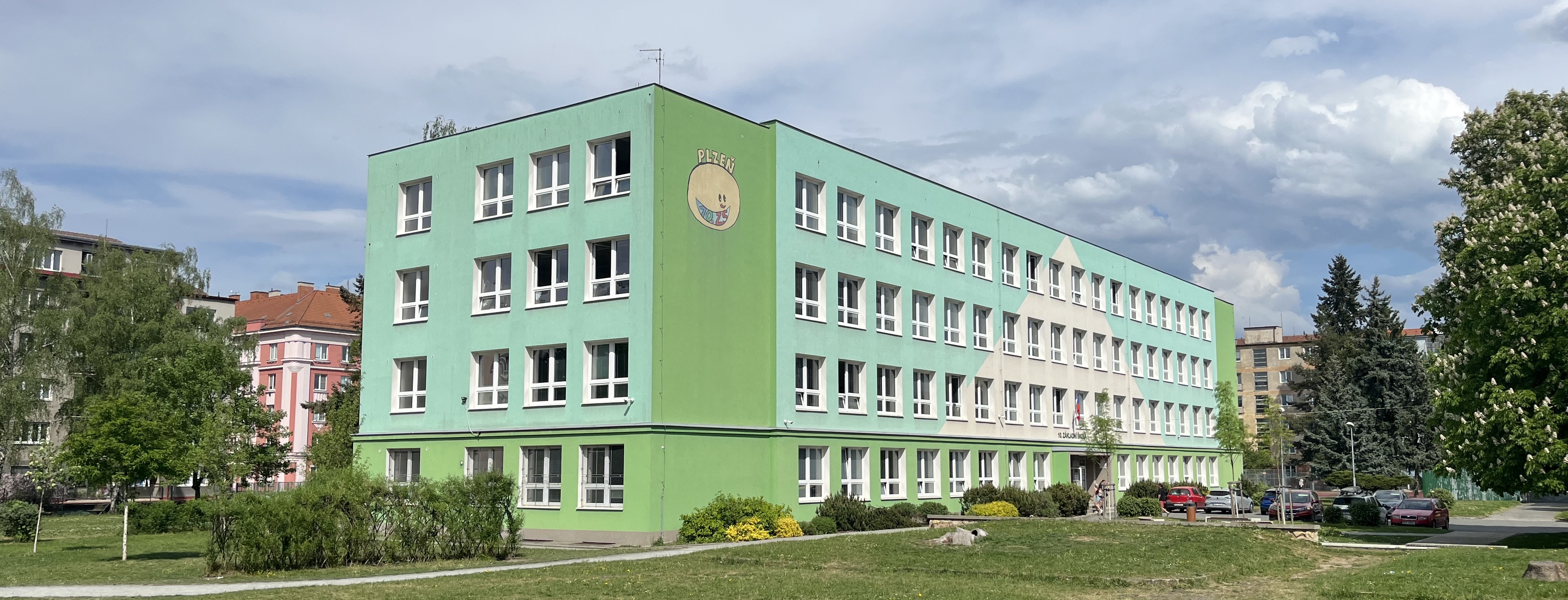 Budova 10. ZŠ Plzeň